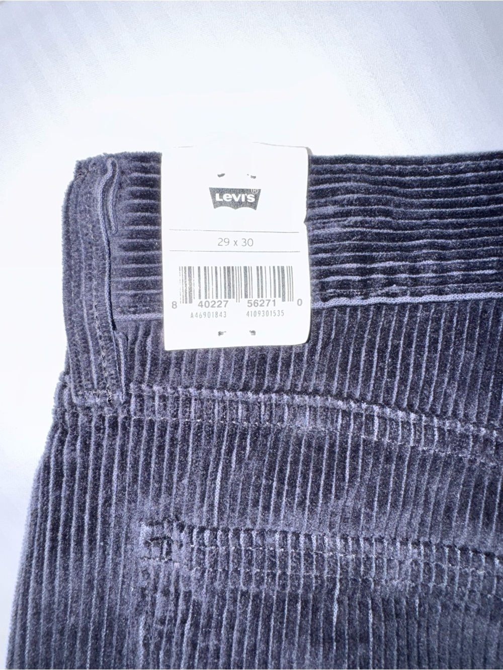 NWT Levi’s Women’s Black Corduroy Straight Leg Jeans 29x30 - Picture 6 of 9